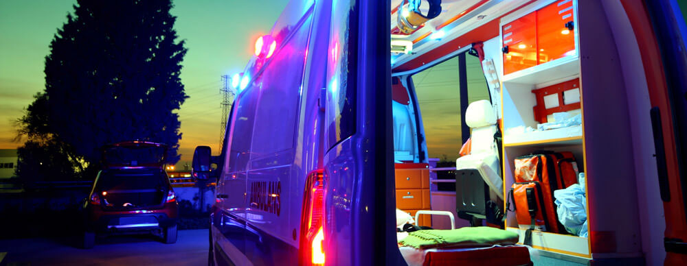 Los Ángeles, CA – El conductor de un vehículo atropella una manguera contra incendios y lesiona a un bombero de Los Ángeles